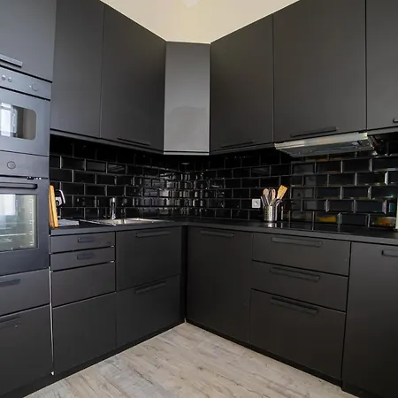 The Loft - Superb 2 Bedrooms On Floor With Terrace - 10min To Palais & Beach! شقة