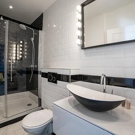 Apartment The Loft - Superb 2 Bedrooms On Floor With Terrace - 10min To Palais & Beach! Cannes