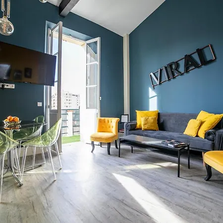 Apartment The Loft - Superb 2 Bedrooms On Floor With Terrace - 10min To Palais & Beach!